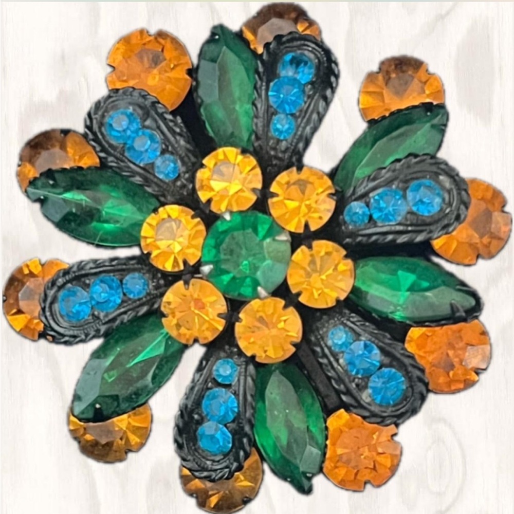 Groovy multicolor Brooch